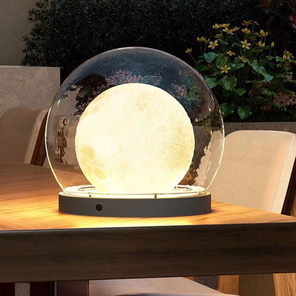 Elegancka lampa solarna w kształcie księżyca do ogrodu, klasa ochrony IP65 – delikatne światło, stylowy wygląd, różne rozmiary