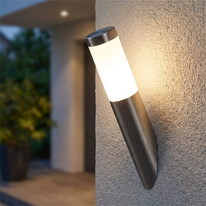 Kinkiet Zewnętrzny LED z Czujnikiem Ruchu w Stali Nierdzewnej – Nowoczesny Srebrny Design