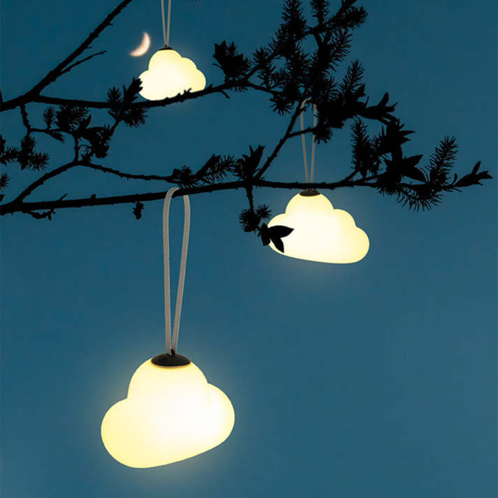 Lampa ogrodowa LED w kształcie chmury – mlecznobiała z metalu i akrylu