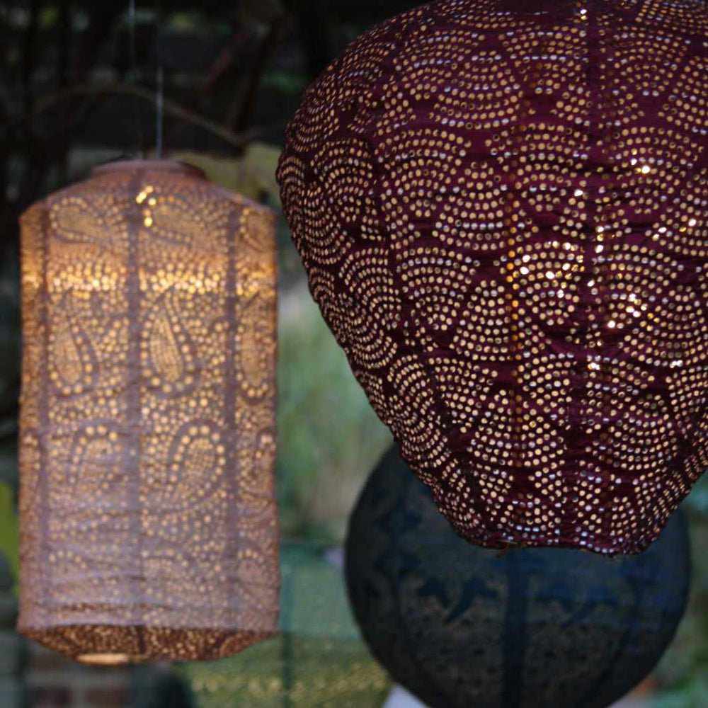 Lampa Ogrodowa Słoneczna w Kształcie Balonu – Metalowe Oświetlenie Zewnętrzne z Automatycznym Włączaniem, 26 cm x 30 cm