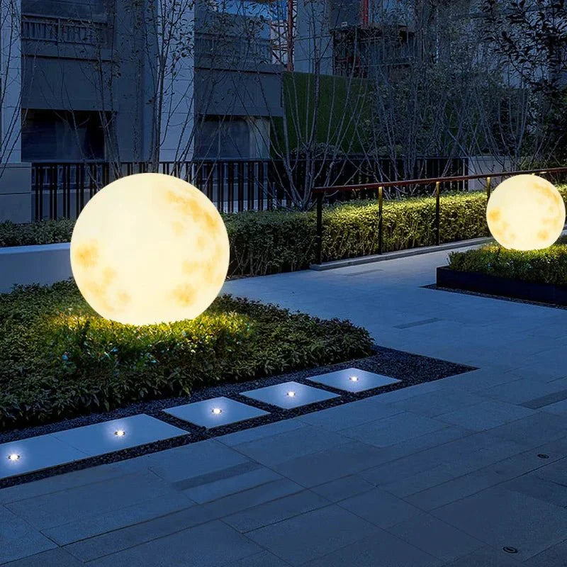 Lampa Ogrodowa Stojąca LED z Ładowaniem USB – Rozmiary 20–50 cm