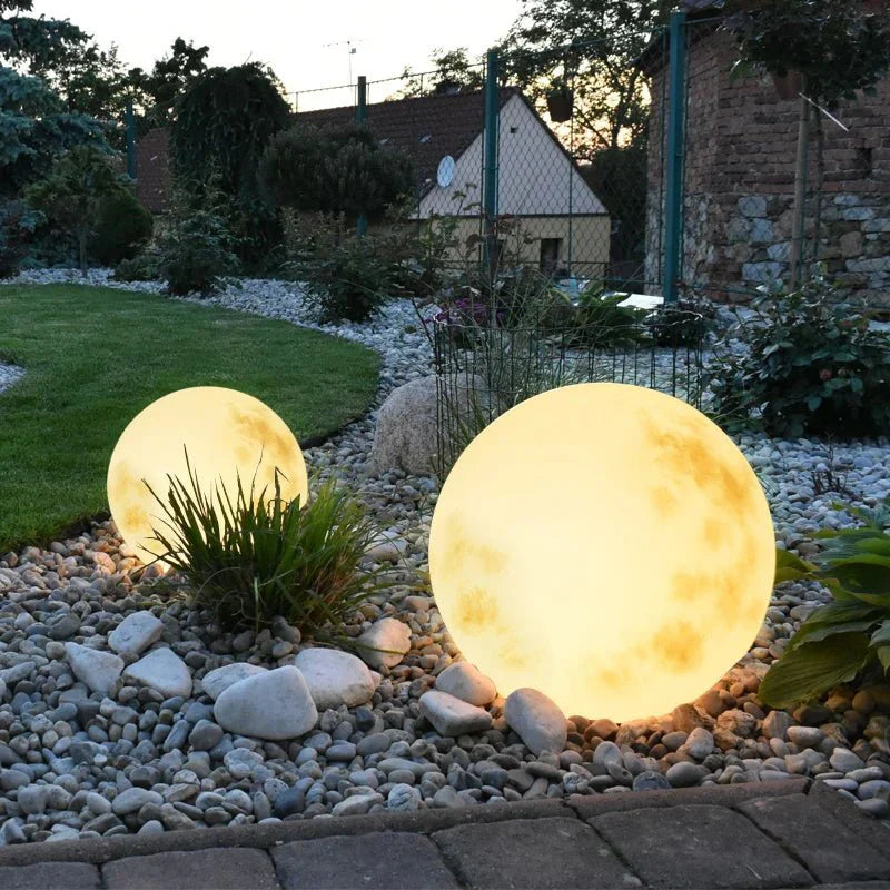 Lampa Ogrodowa Stojąca LED z Ładowaniem USB – Rozmiary 20–50 cm