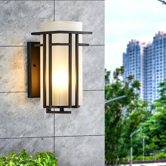Zewnętrzna lampa drzwiowa Linden z żelaza i szkła – styl retro