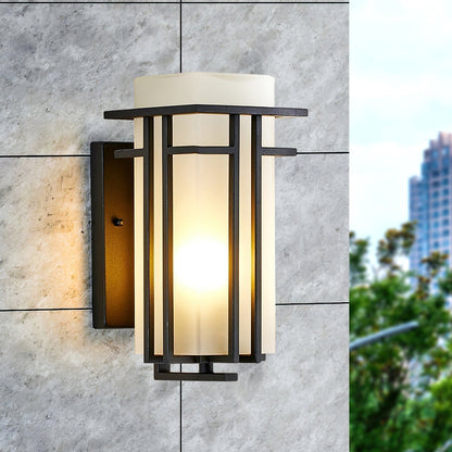 Zewnętrzna lampa drzwiowa Linden z żelaza i szkła – styl retro