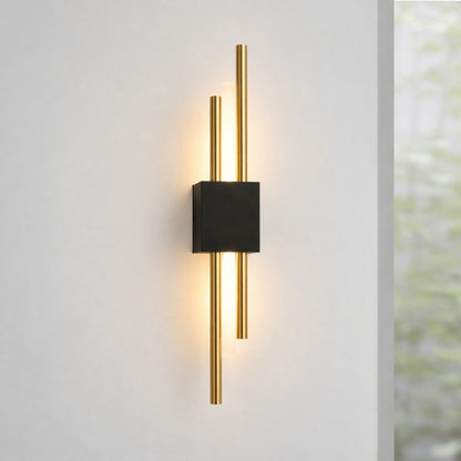 Nowoczesna Lampa Ścienna LED z Metalową Ramą
