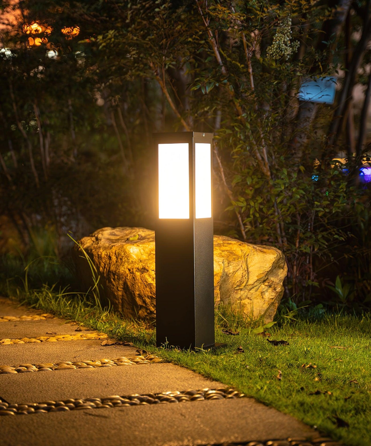 Nowoczesna Lampa Zewnętrzna na Dom z Wbudowaną Diodą LED, Odporna na Wilgoć IP65 – Stylowy Design do Ogrodu i Tarasu