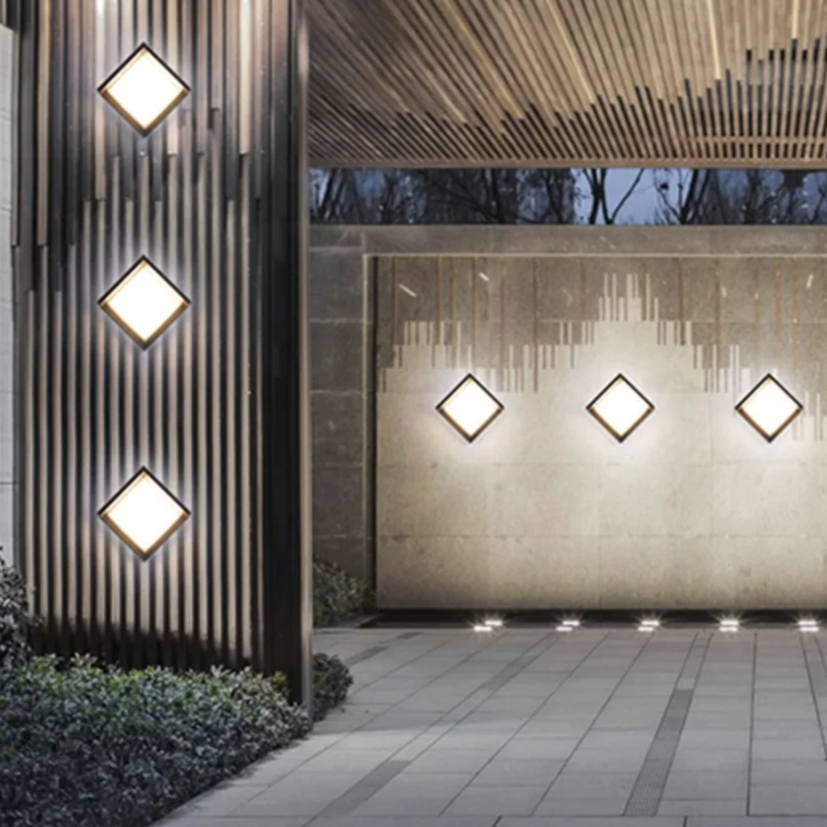 Nowoczesny Kinkiet Zewnętrzny IP65 z Czujnikiem Ruchu – Aluminium, Ciepła Biała Barwa Światła, Minimalistyczny Design