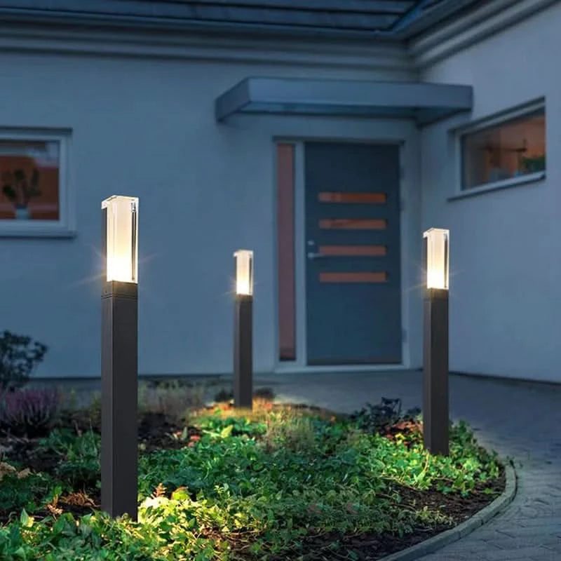 Wodoodporna Lampa Ogrodowa Stojąca LED z Czarną Konstrukcją - Trwałe Oświetlenie do Ogrodu i Tarasu